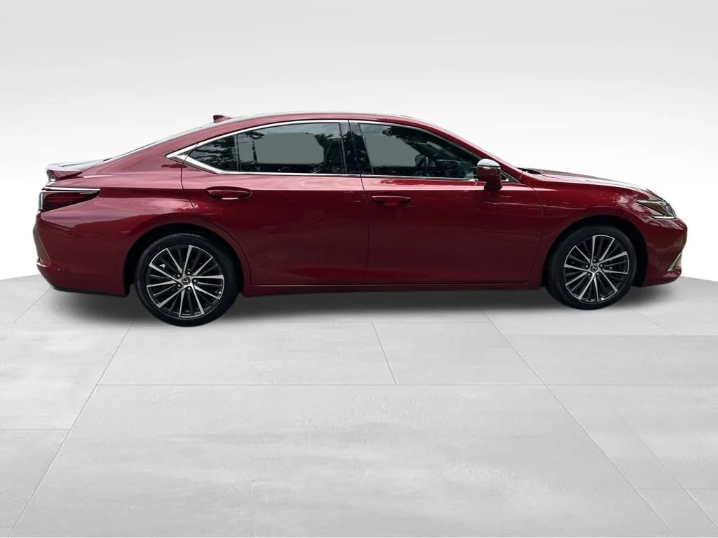 Used 2025 Red Lexus 350 image 7