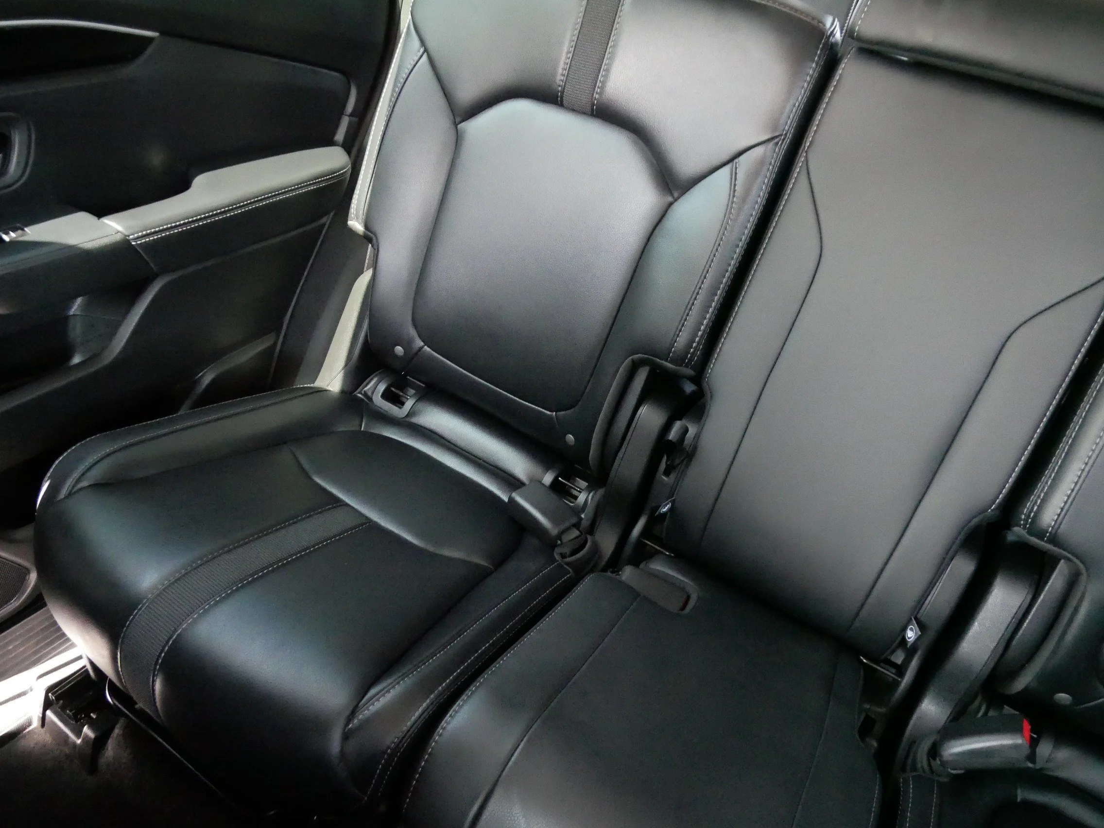 Certified Used 2025 Platinum White Pearl Honda EX-L image 12