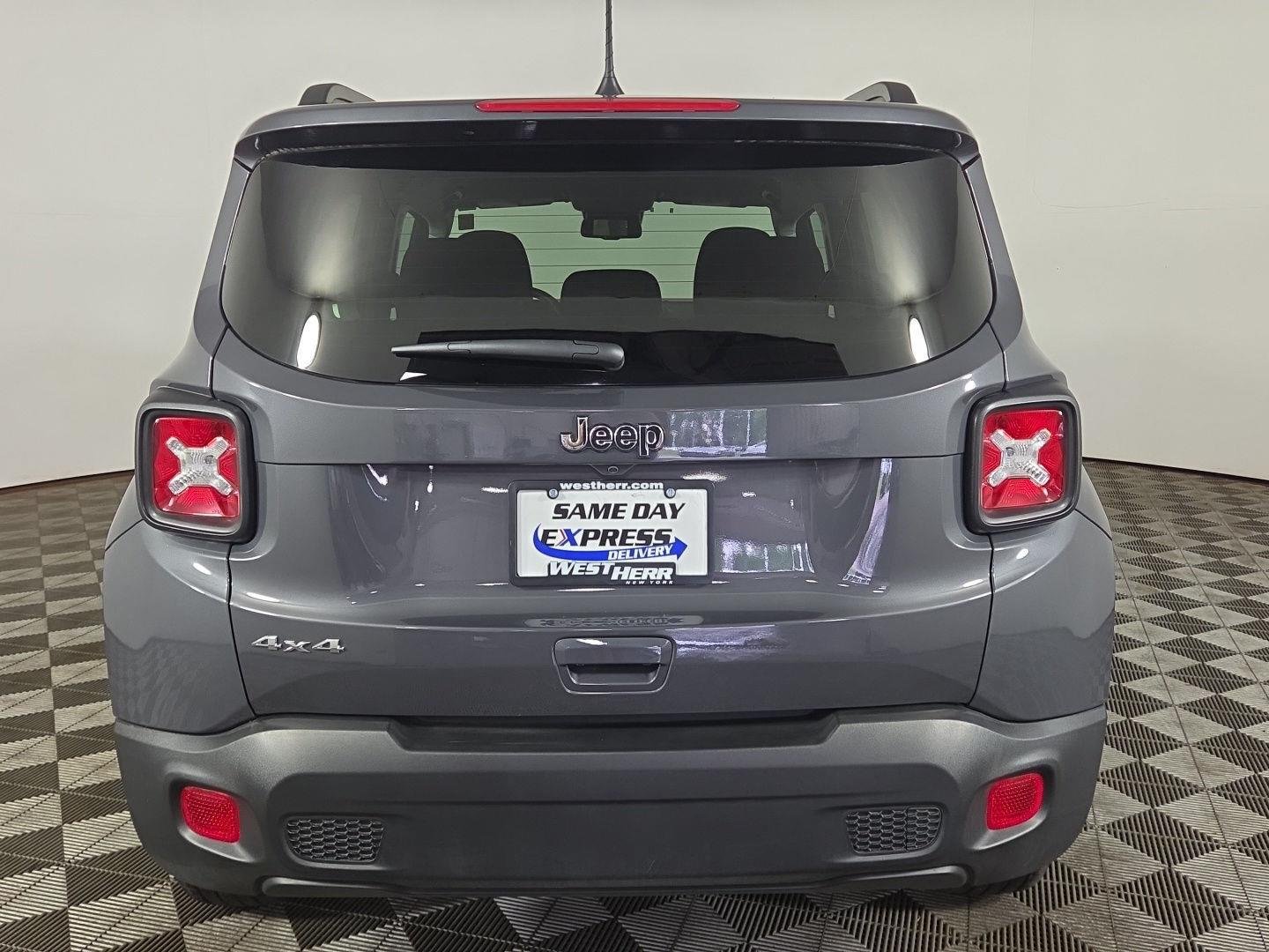 Used 2023 Graphite Gray Jeep Latitude image 8