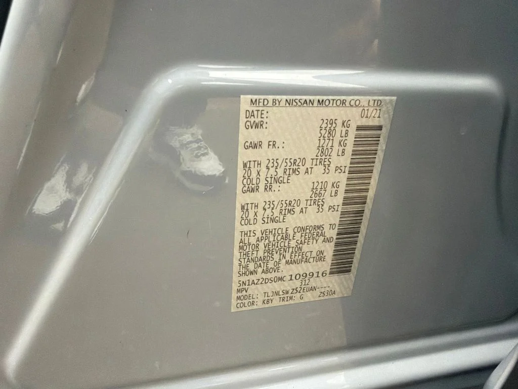 Used 2021 Gray Nissan Platinum image 7