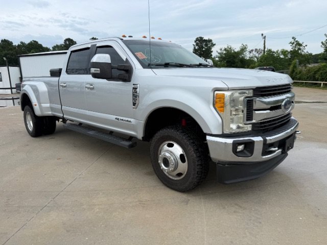 Used 2017 Silver Ford XLT image 7
