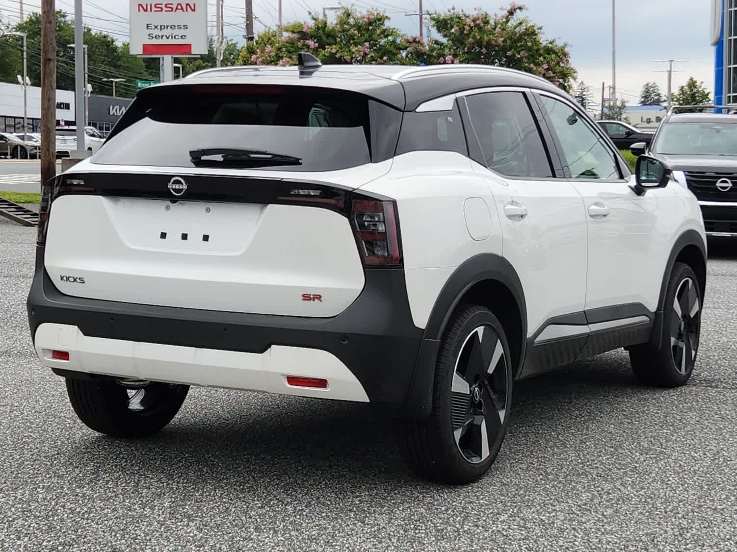 2025 Nissan Kicks SR - Photo 3