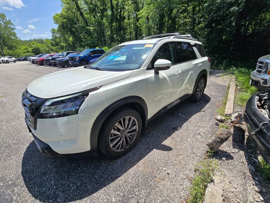 Used 2023 Nissan Pathfinder SL with VIN 5N1DR3CD3PC250666 for sale in Kansas City