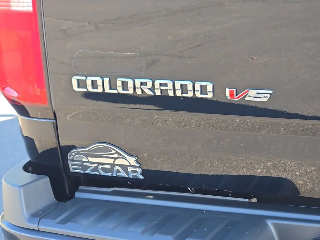 Used 2019 Black Chevrolet ZR2 image 20