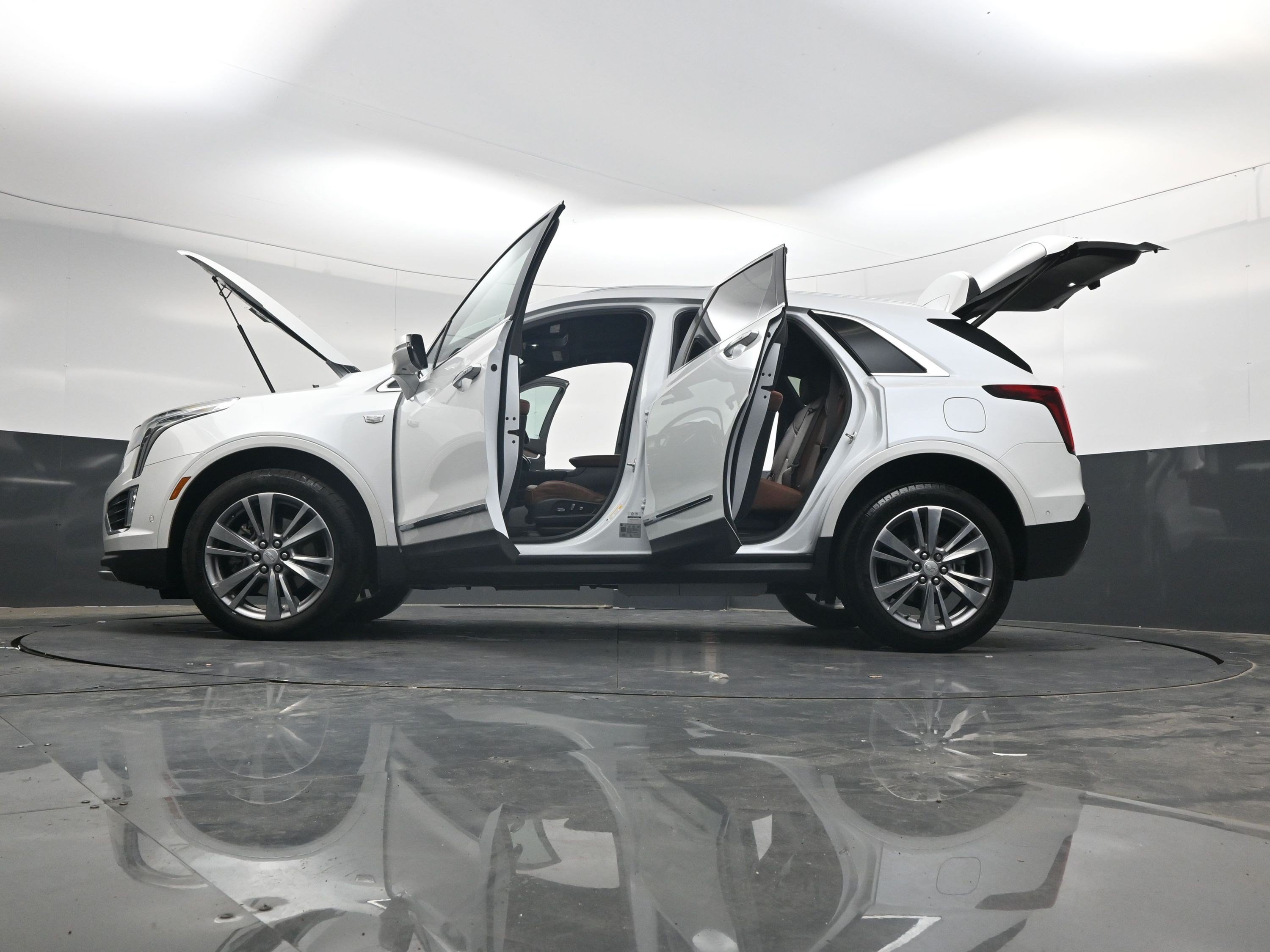 Used 2024 Crystal White Tricoat Cadillac FWD Premium Luxury image 36