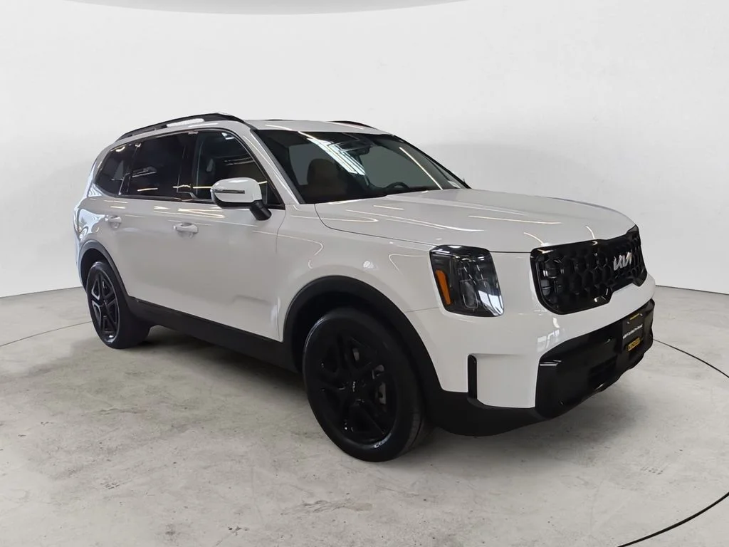 Used 2024 White Kia EX X-Line image 3