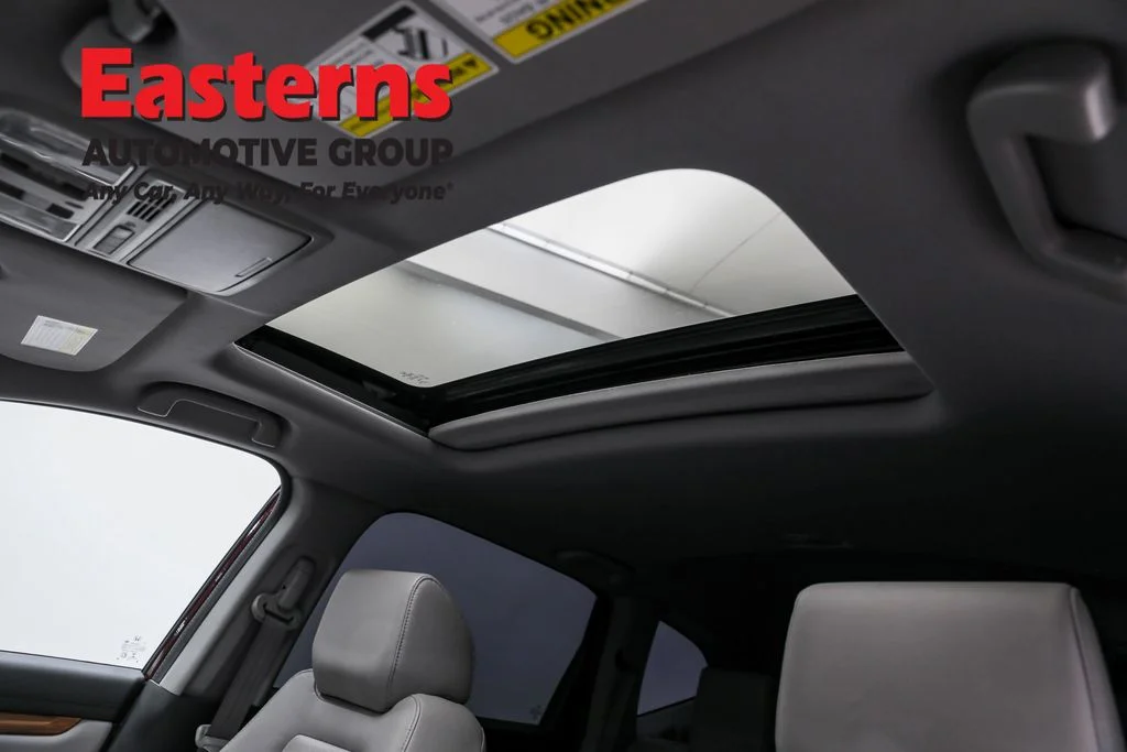 Used 2018 Red Honda Touring image 25