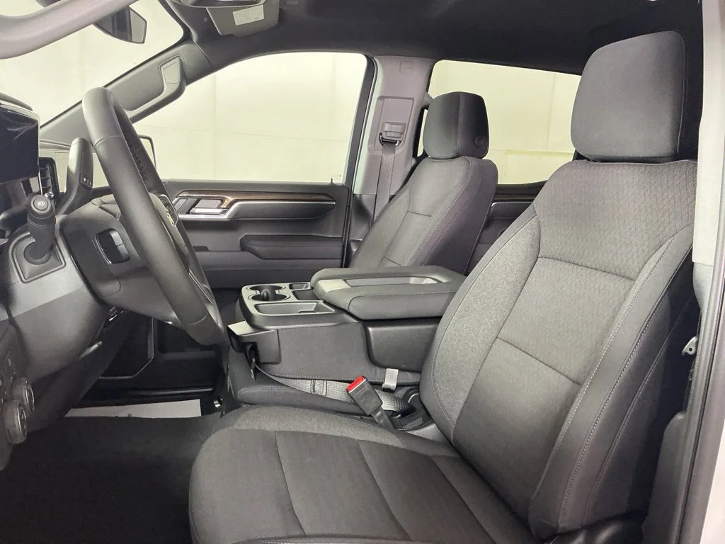 New 2026 White Chevrolet LT image 4
