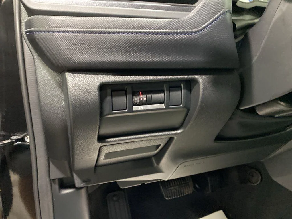 Used 2025 Crystal Black Silica Subaru Premium image 26