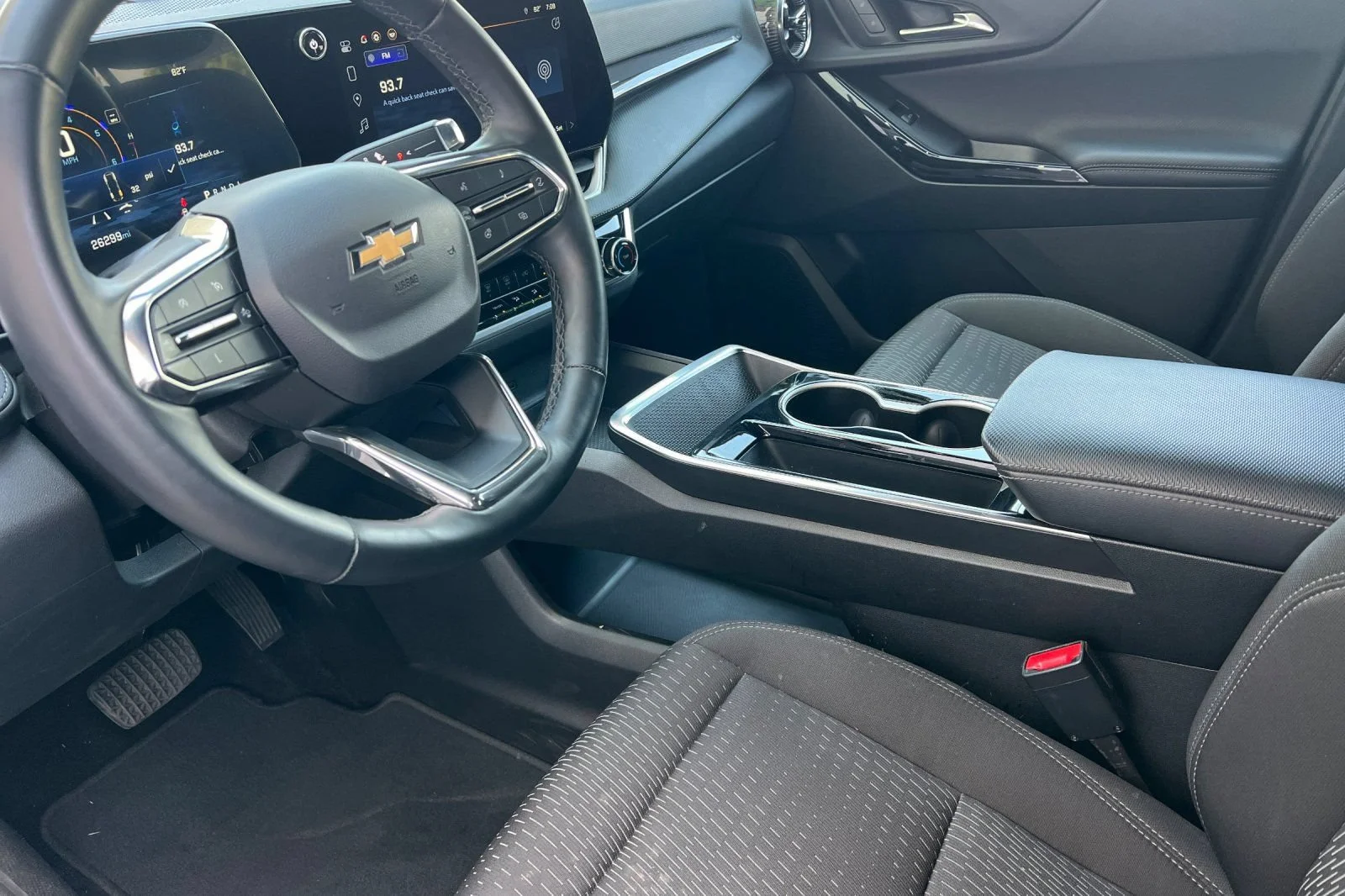 Used 2025 Summit White Chevrolet LT image 10