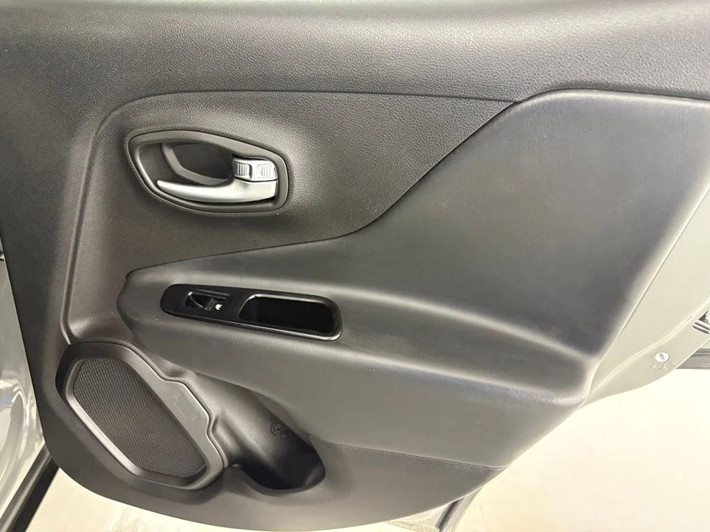Used 2022 Gray Jeep Altitude image 37