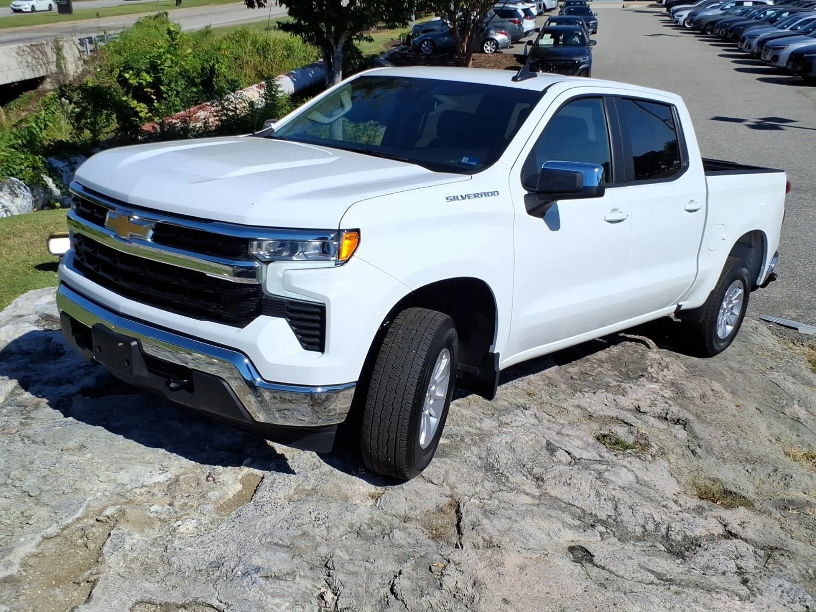 Used 2026 Summit White Chevrolet LT image 1
