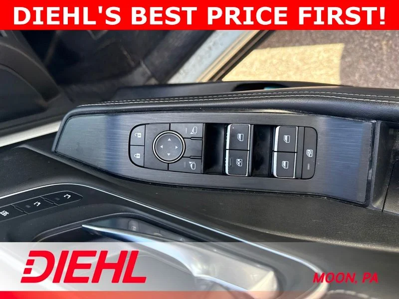 Used 2021 White Nissan SL image 5