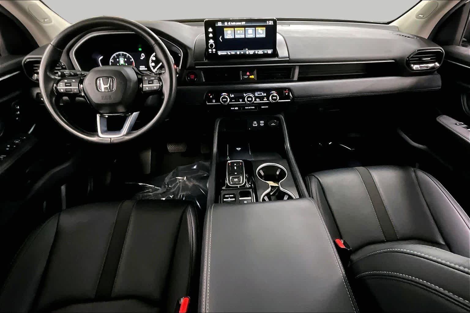 Used 2025 Platinum White Pearl Honda Touring image 15