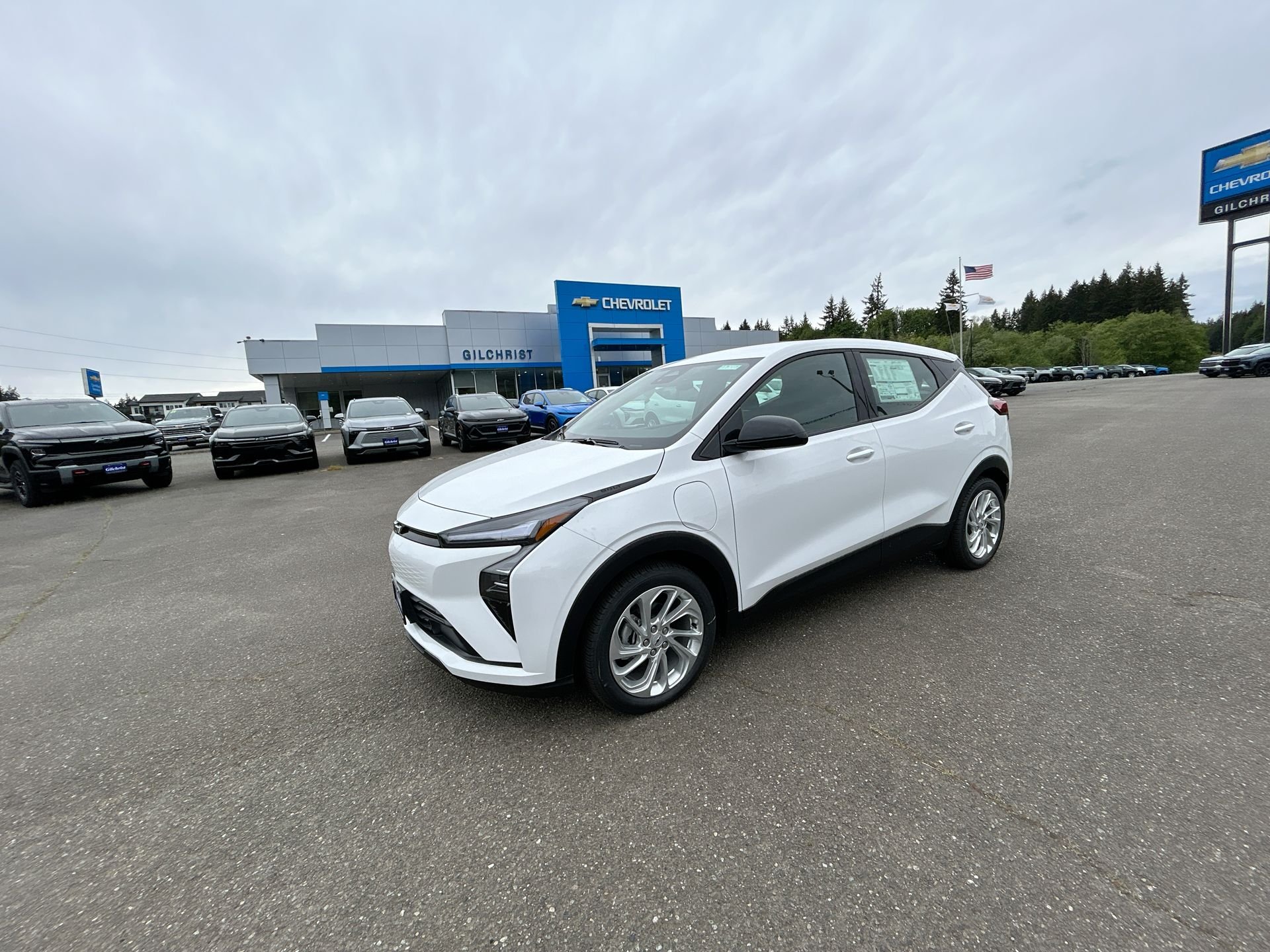 New 2027 Summit White Chevrolet LT image 10