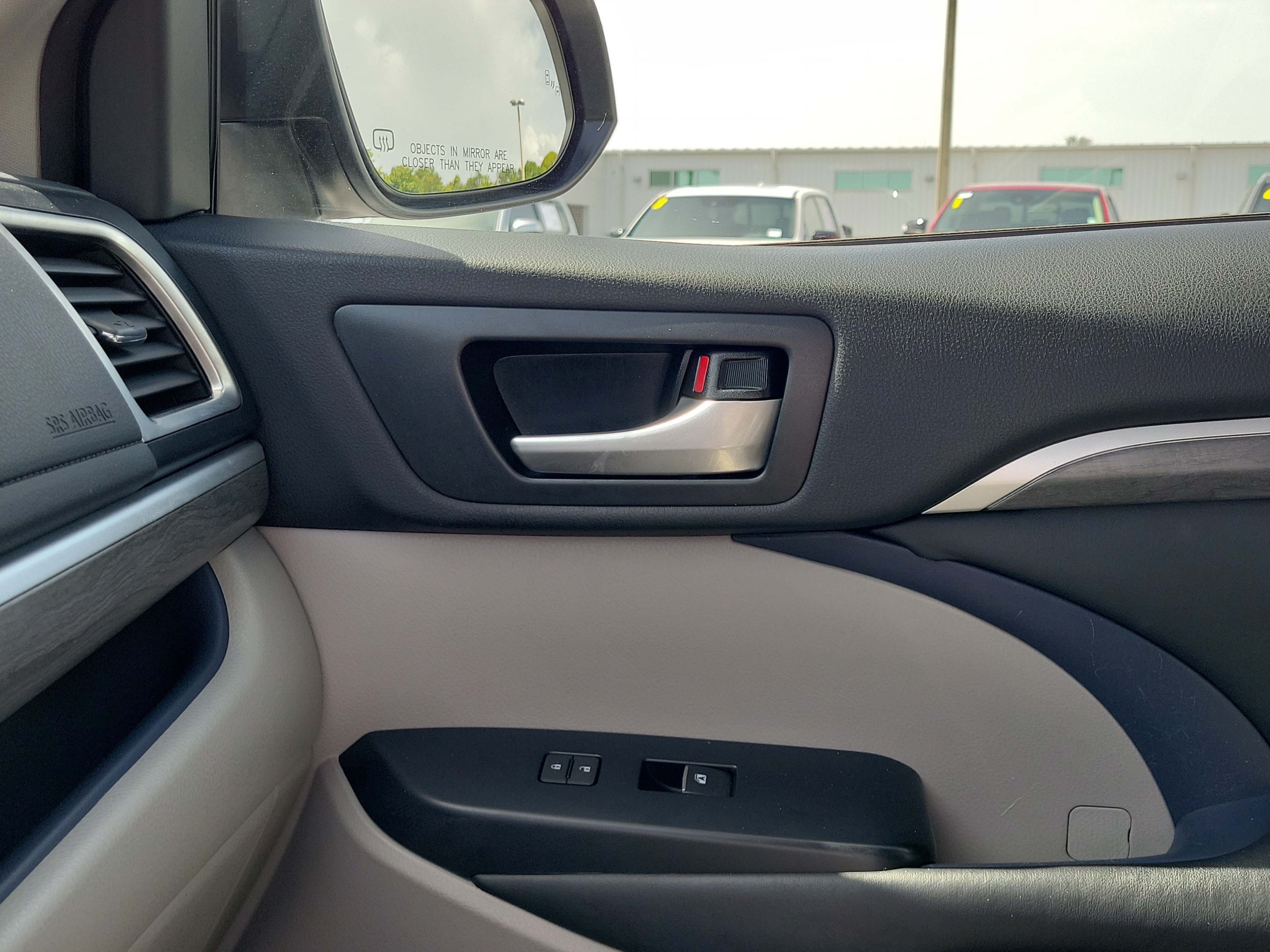 Used 2018 Blizzard Pearl Toyota Limited image 28