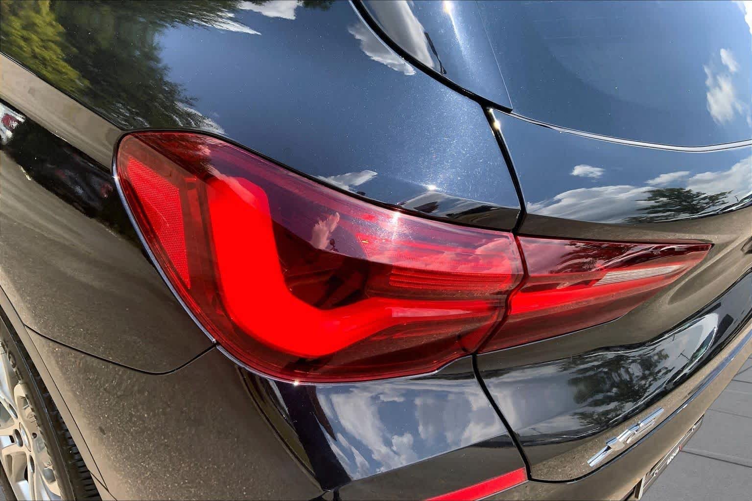 Used 2022 Jet Black BMW sDrive28i image 28
