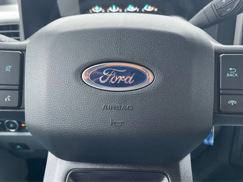 New 2026 Oxford White Ford F-350® XL image 17