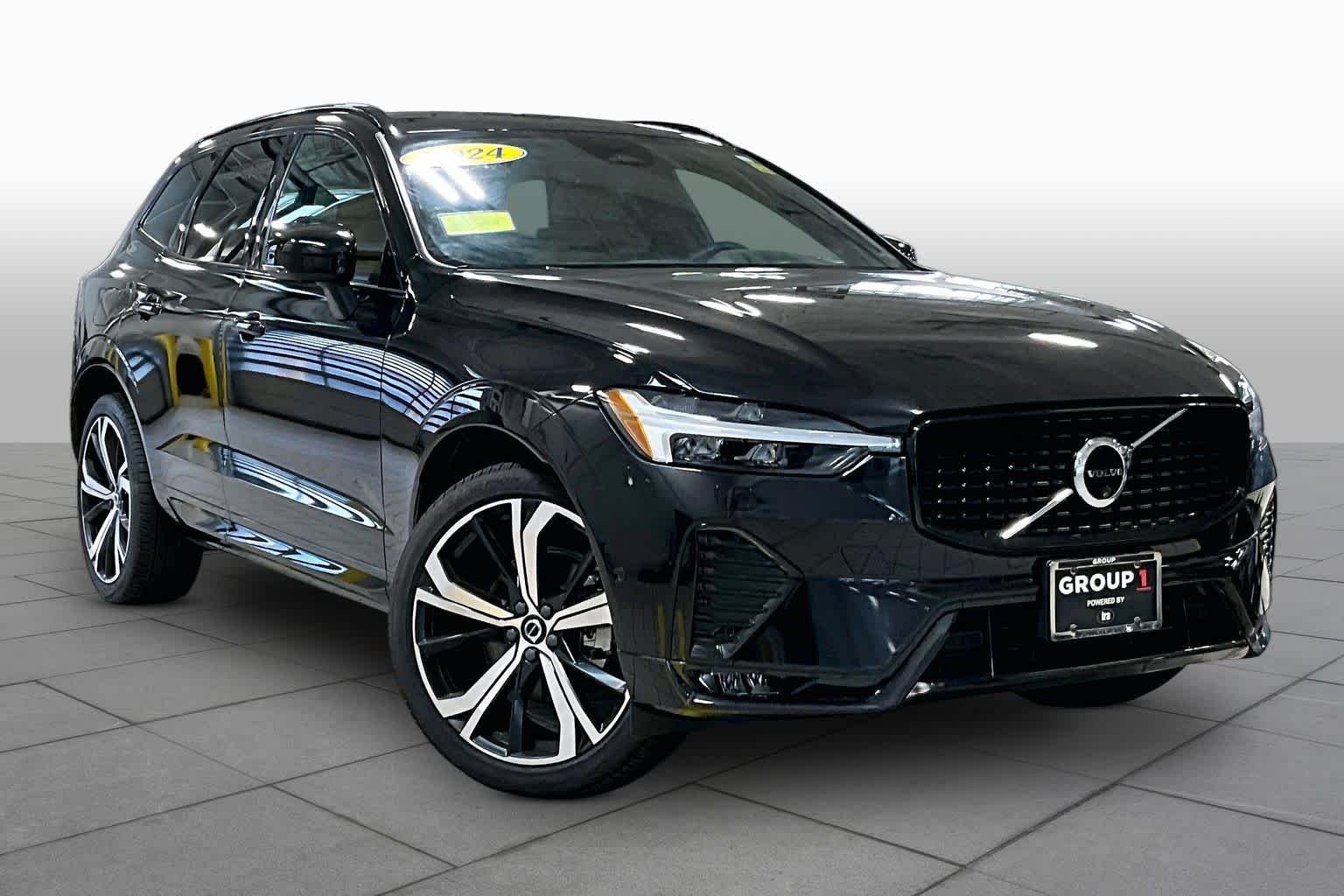Used 2024 Onyx Black Metallic Volvo Ultimate Dark Theme image 3
