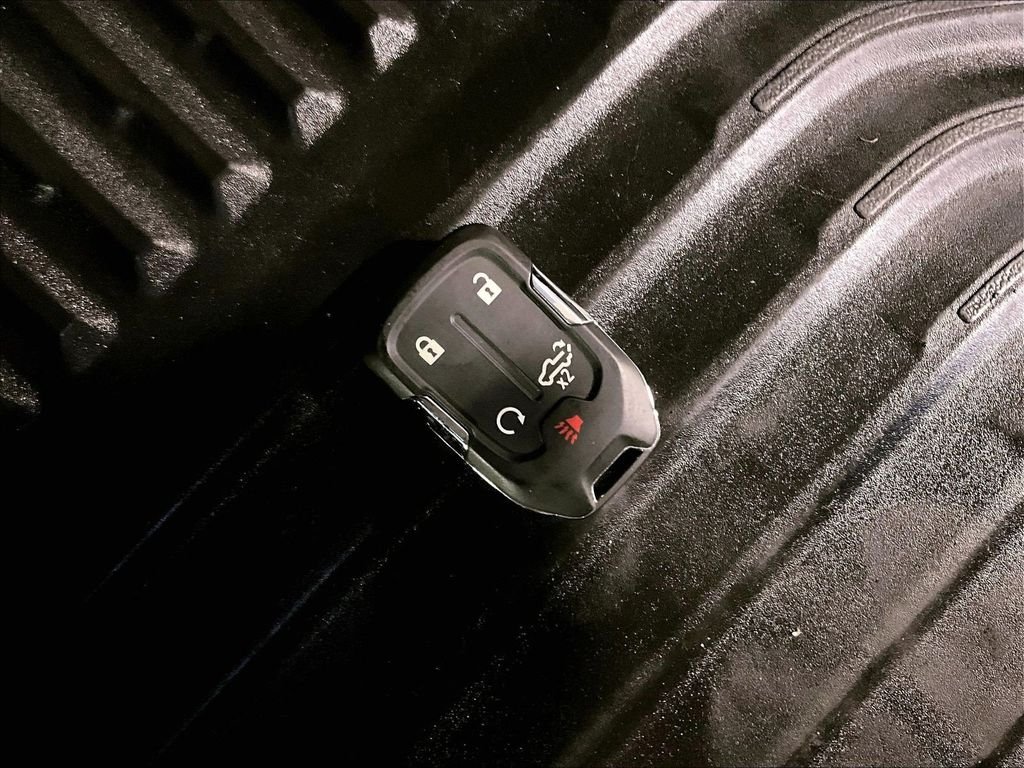 Used 2019 Blue Chevrolet RST image 31