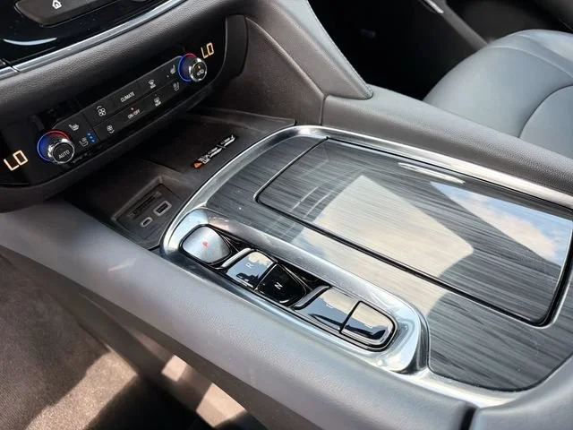 Certified Used 2023 Includes Spectra Gray lower exterior accent color.) Buick Premium image 16