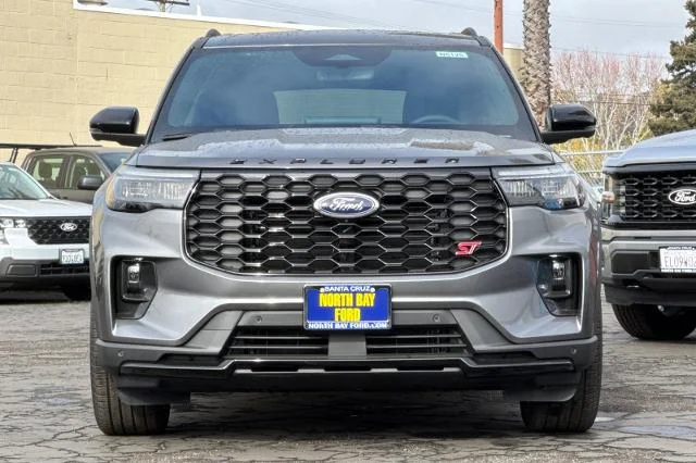 2026 Ford Explorer ST - Photo 9