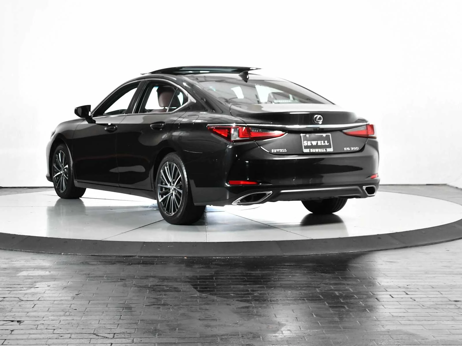 Certified Used 2025 CAVIAR Lexus  image 4