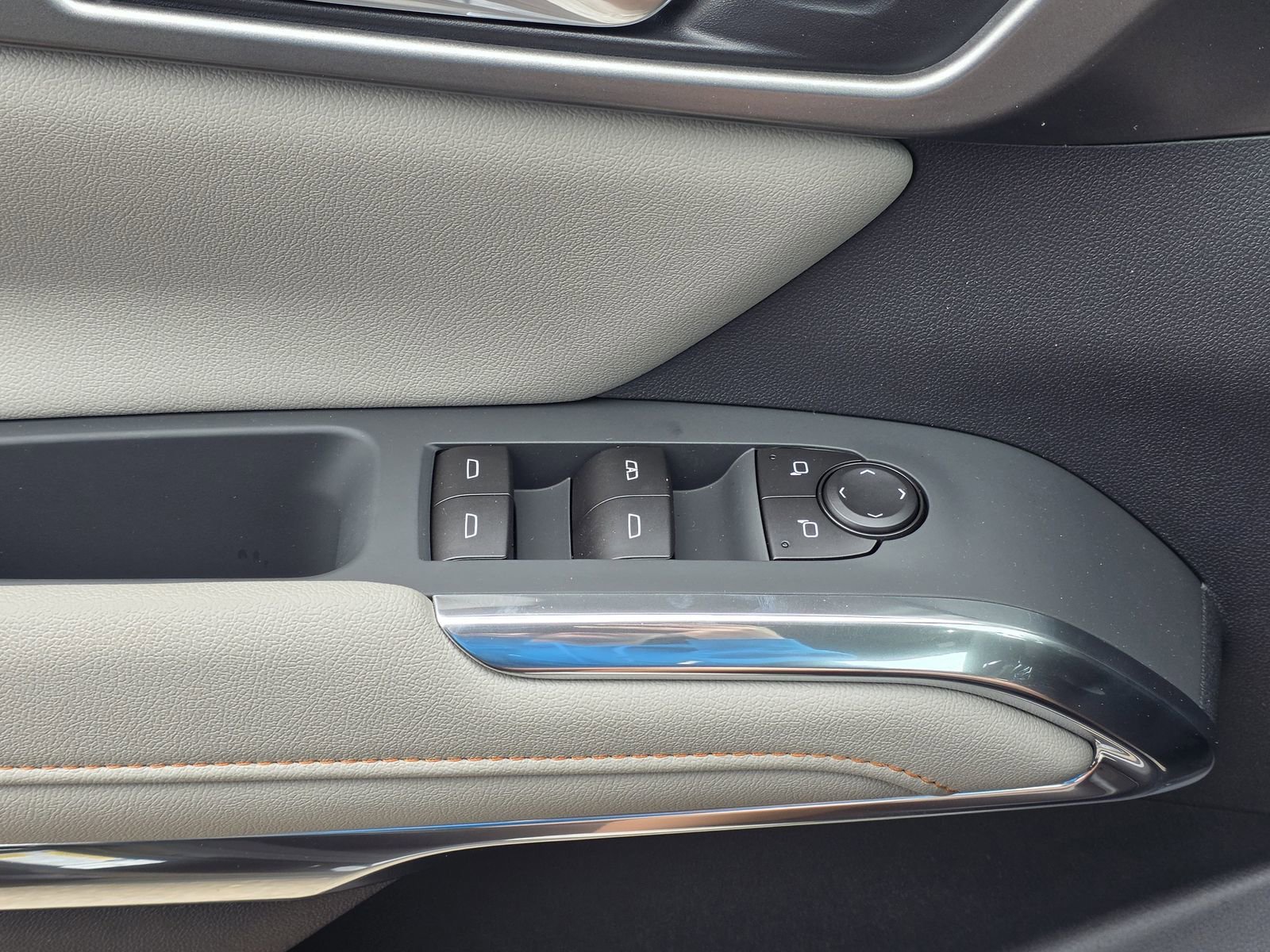 New 2026 Mosaic Black Metallic Chevrolet LT image 19