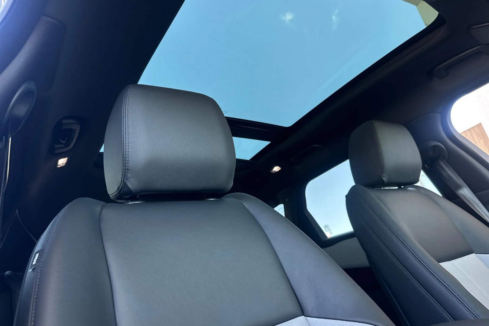 2026 Land Rover Range Rover Velar Dynamic SE - Photo 17