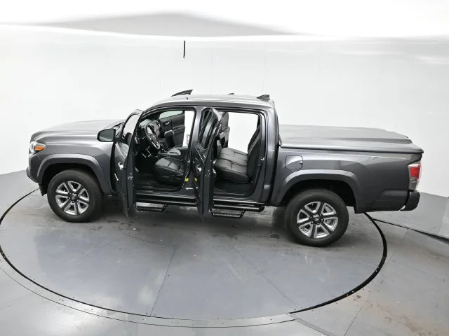 Used 2018 Magnetic Gray Metallic Toyota SR5 image 37