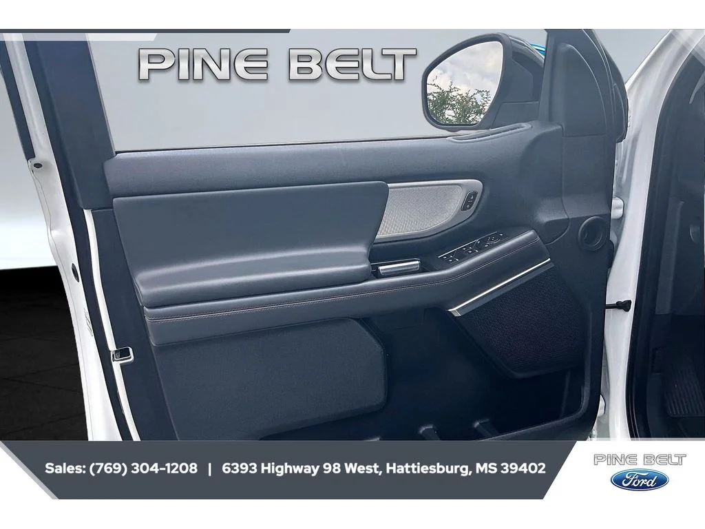 Used 2025 WHITE Ford Active image 17