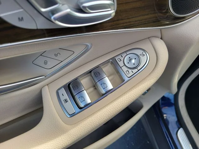 Used 2021 Blue Mercedes-Benz GLC 300 image 18