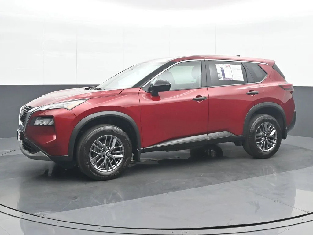 Used 2023 Red Nissan S image 2