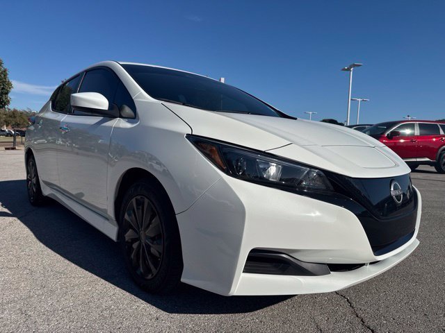 Used 2025 White Nissan S image 3