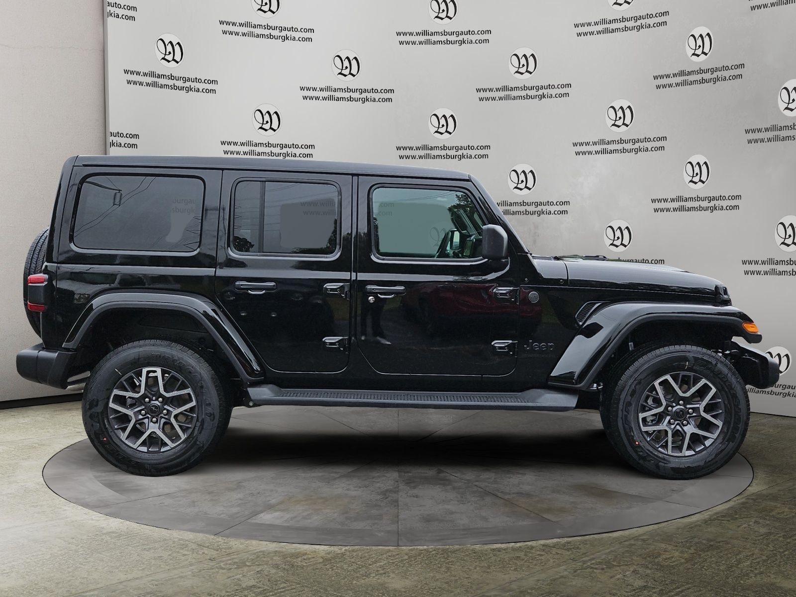 2025 Jeep Wrangler 4-Door Sahara - Photo 6