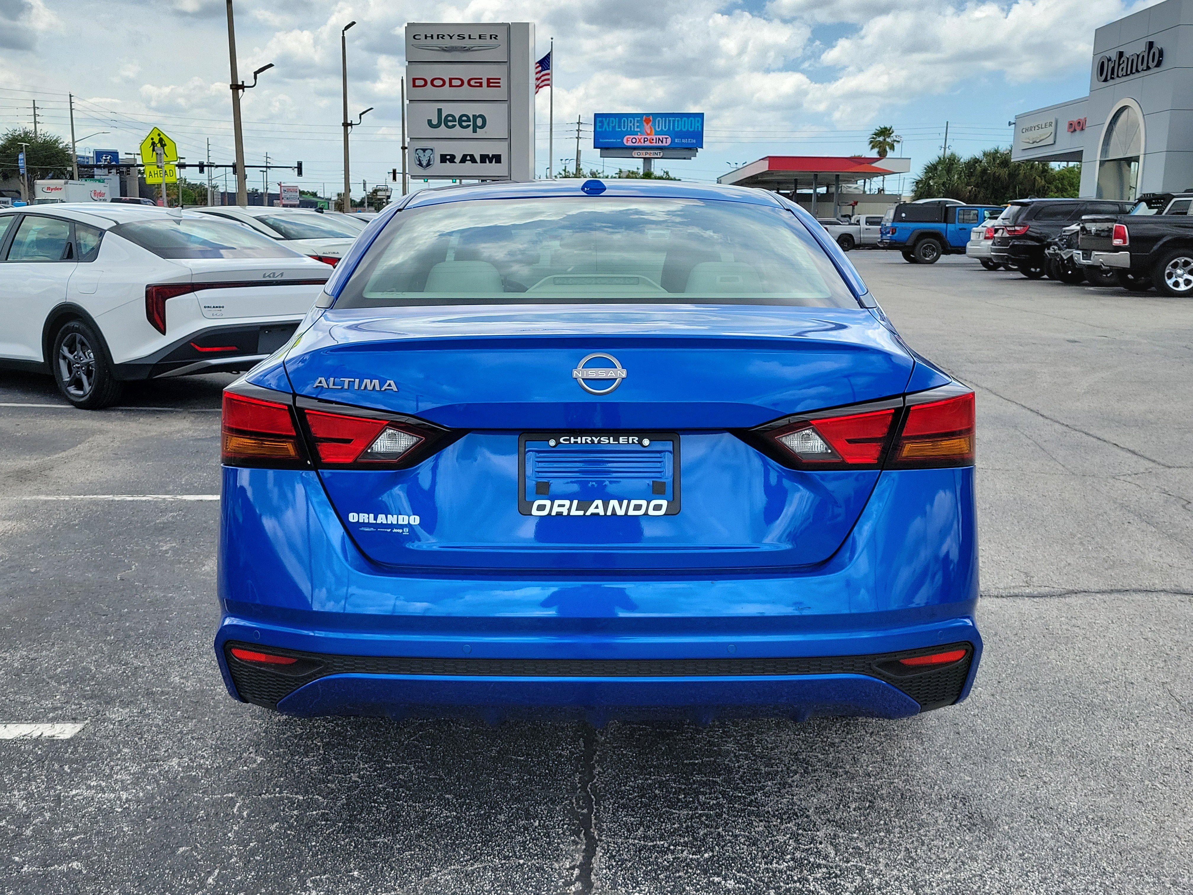 Used 2025 Bluestone Pearl Nissan SV image 5