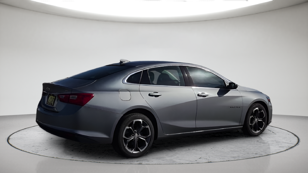 Used 2023 Gray Chevrolet LT image 6