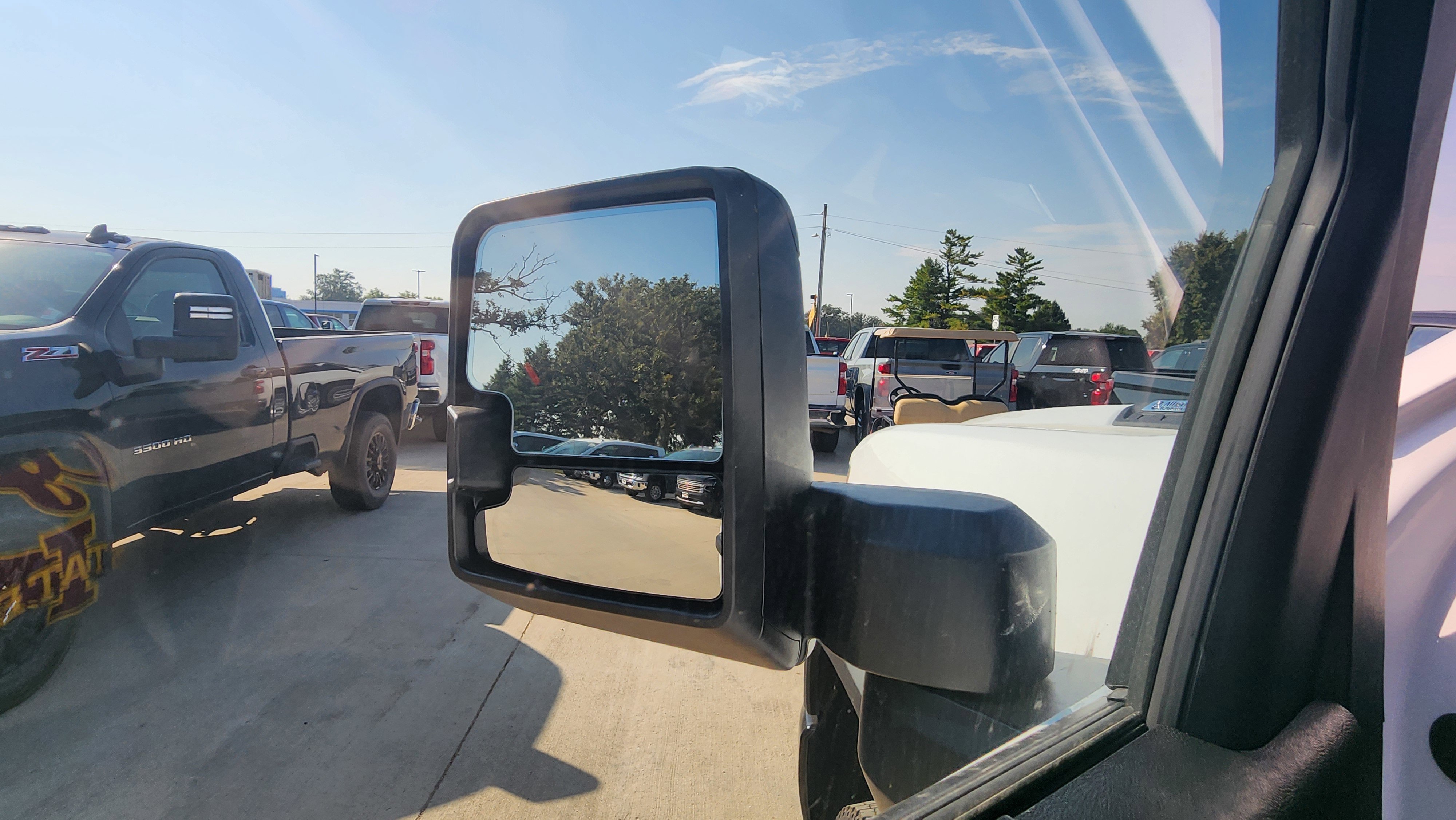 New 2026 Summit White Chevrolet Work Truck image 9