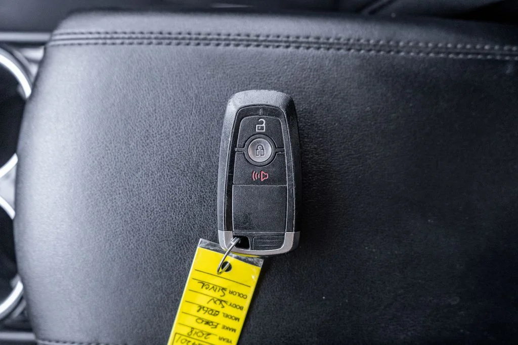 Used 2018 Silver Ford SE image 28