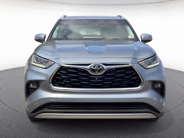 Certified Used 2023  Toyota Platinum image 9