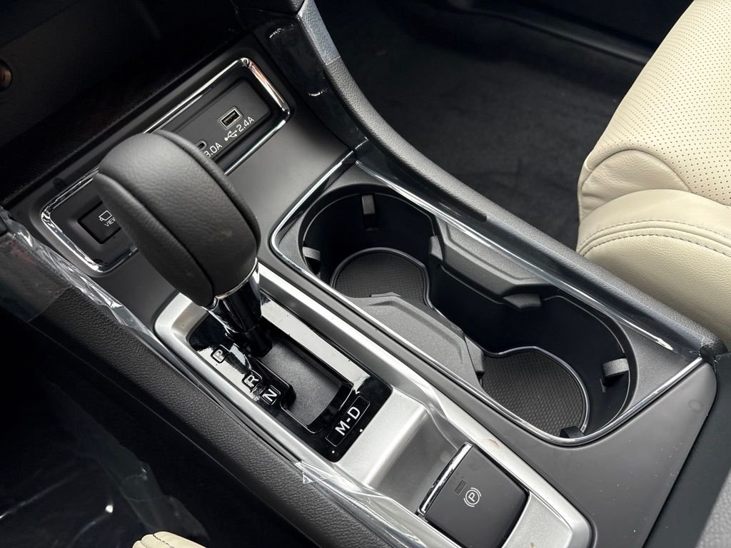 New 2027 CRYSTAL BLACK SILICA Subaru Limited 7-Passenger image 18