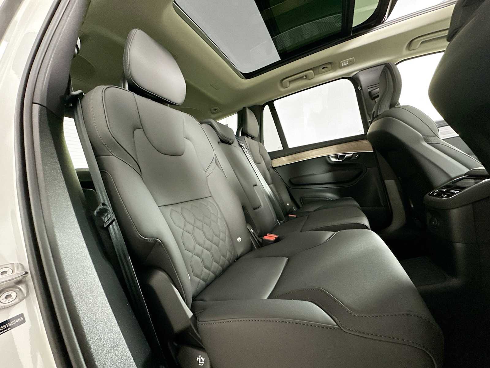 2025 Volvo XC90 Plus - Photo 26