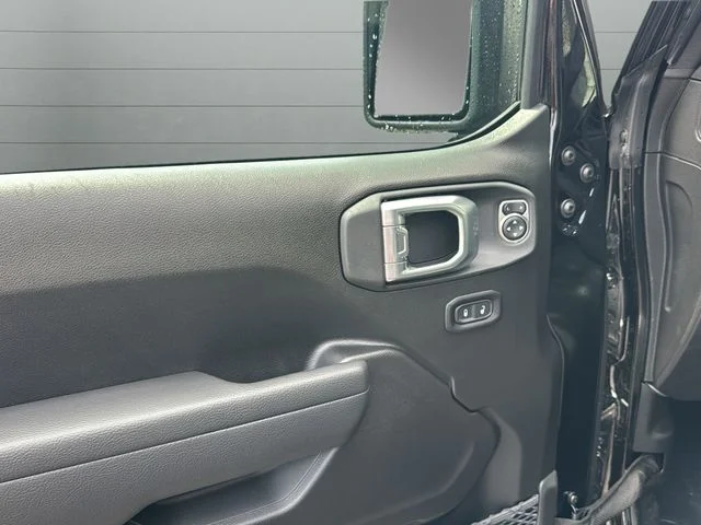 New 2026 Black Clear-Coat Exterior Paint Jeep Sport S image 9