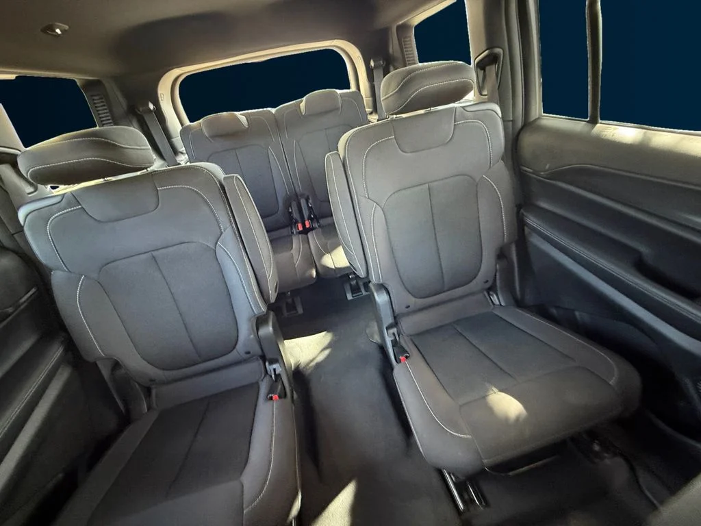 Used 2024 White Jeep Laredo image 18