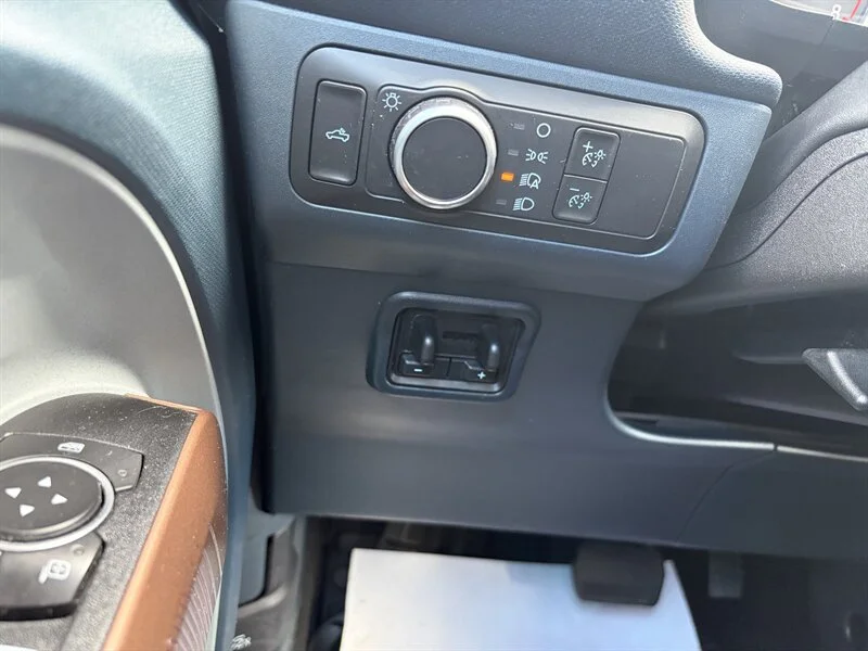 Used 2022 Black Ford Lariat image 15