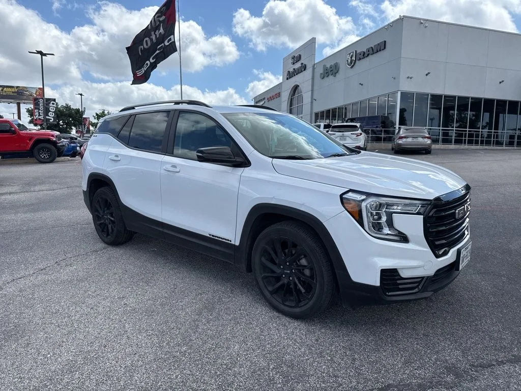 2023 GMC Terrain SLE FWD's photo