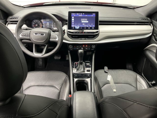 Used 2023 Redline Pearlcoat Jeep Limited image 4