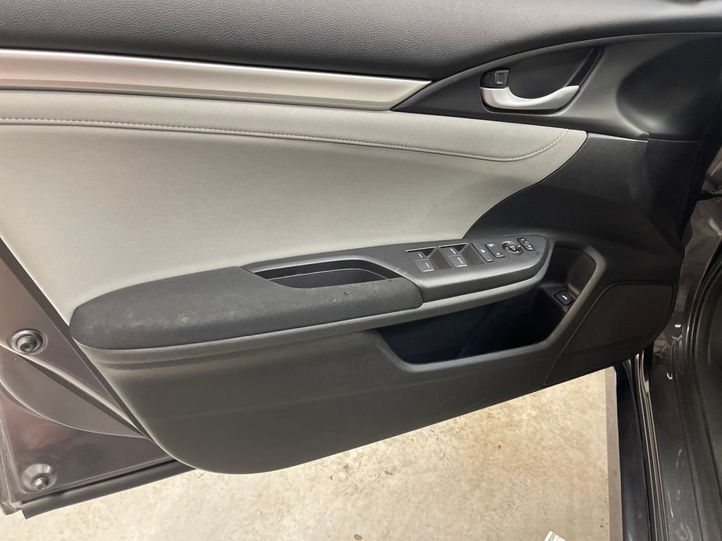 Used 2018  Honda EX-T image 14