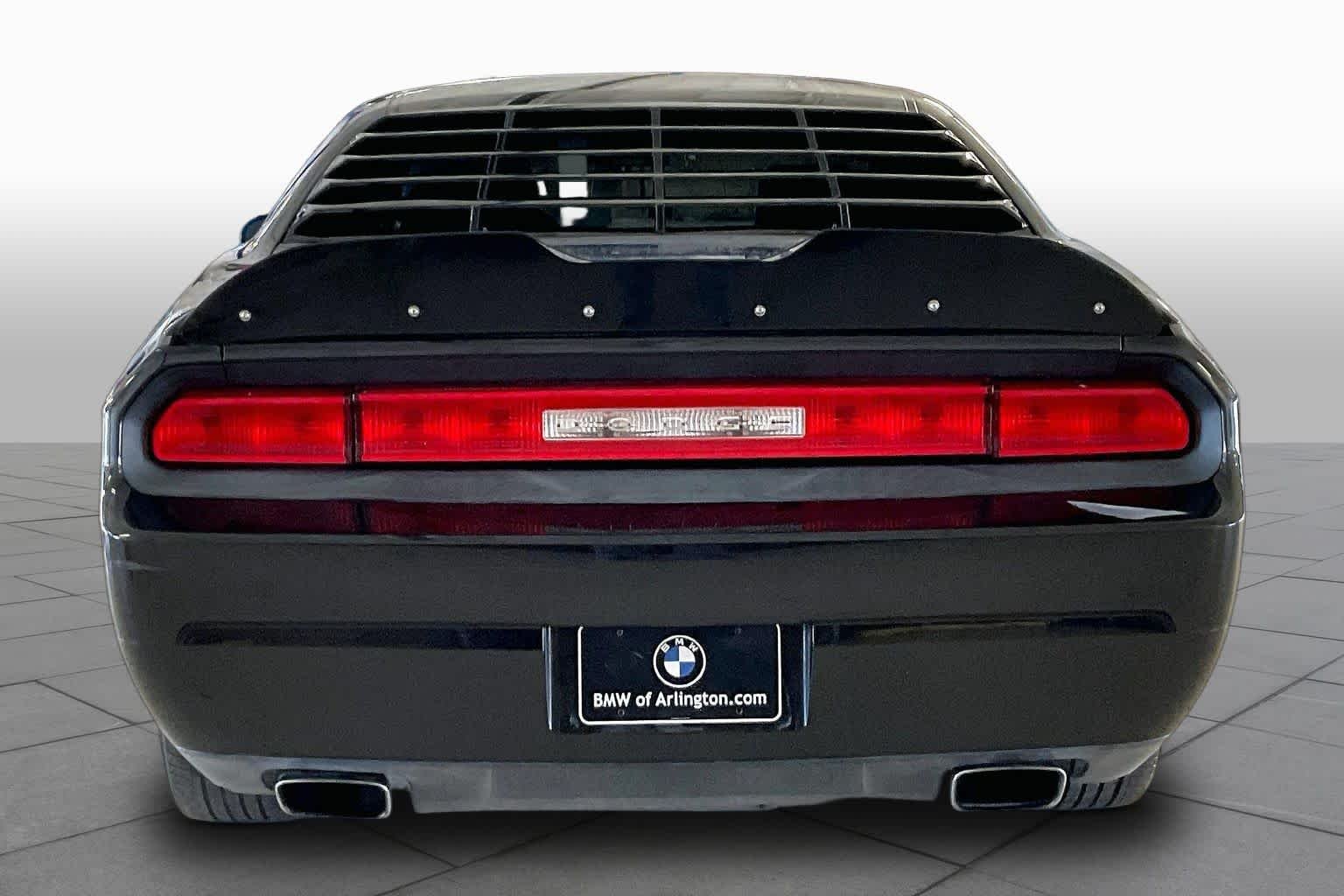 Used 2009 Brilliant Black Pearl Dodge R/T image 4