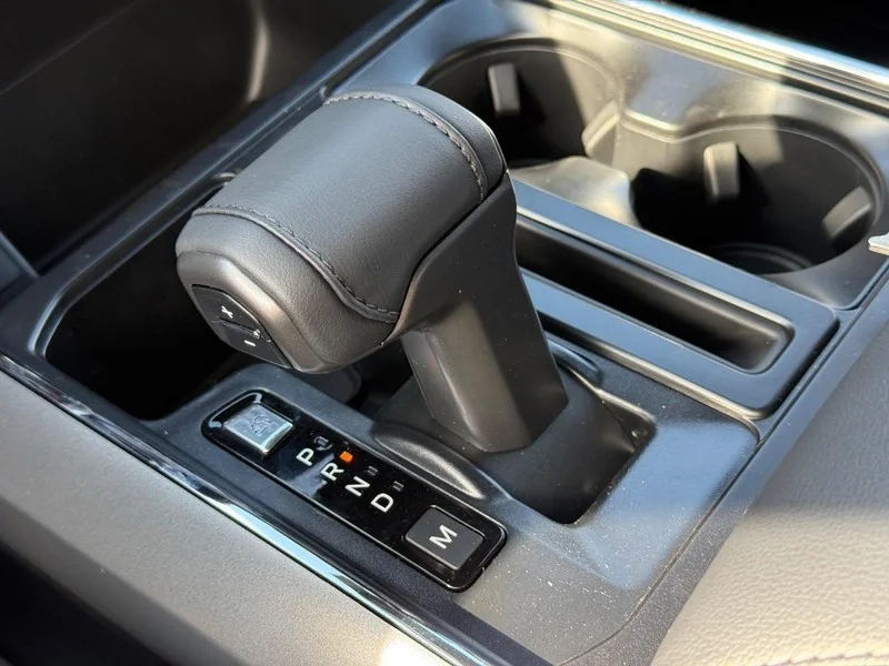 New 2026 Avalanche Ford XLT 4WD SuperCrew 5.5